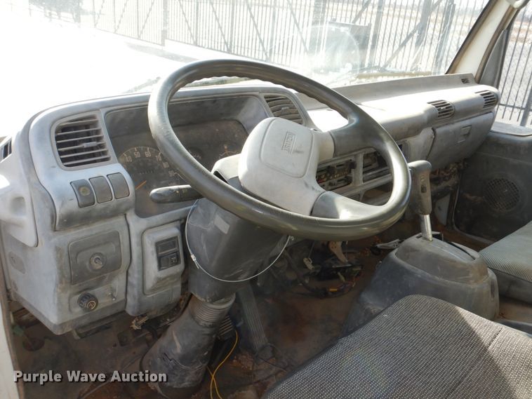 image for item DN7254 1995 Isuzu NPR  tank truck