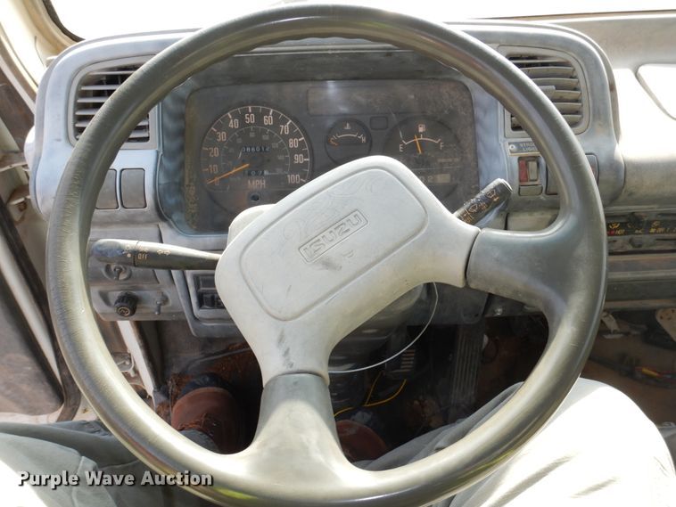 image for item DN7254 1995 Isuzu NPR  tank truck