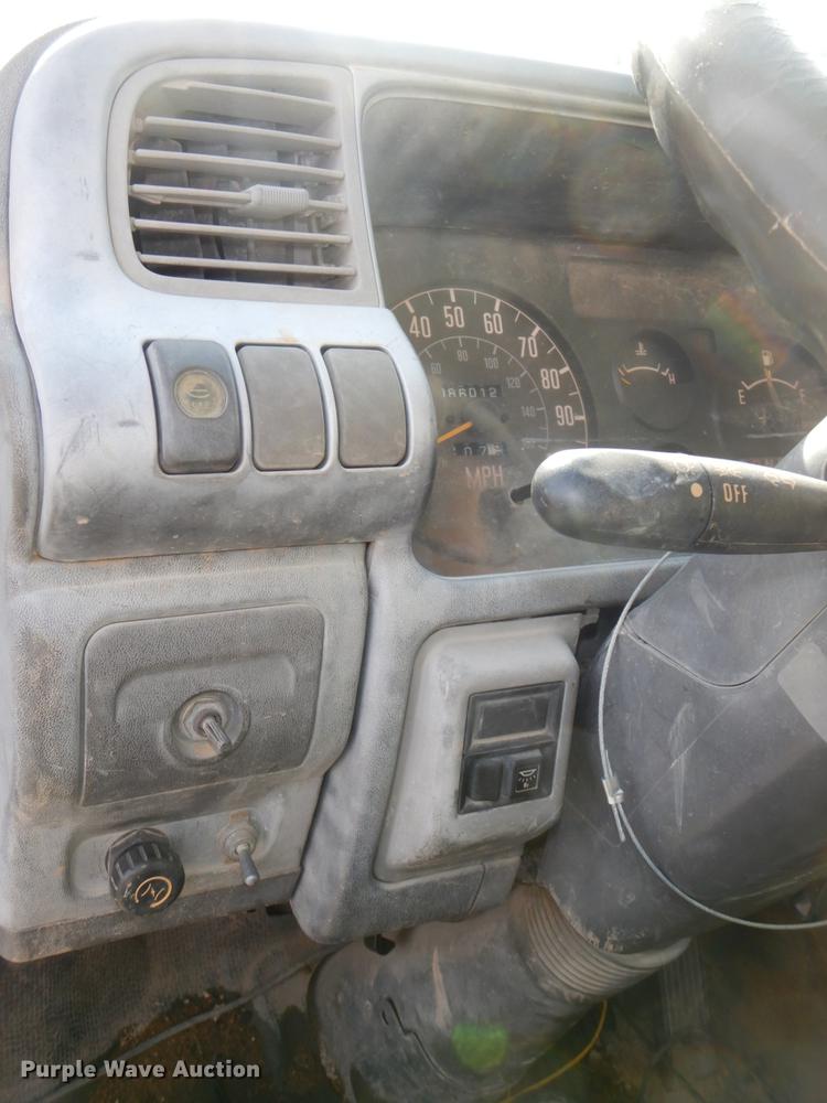 image for item DN7254 1995 Isuzu NPR  tank truck