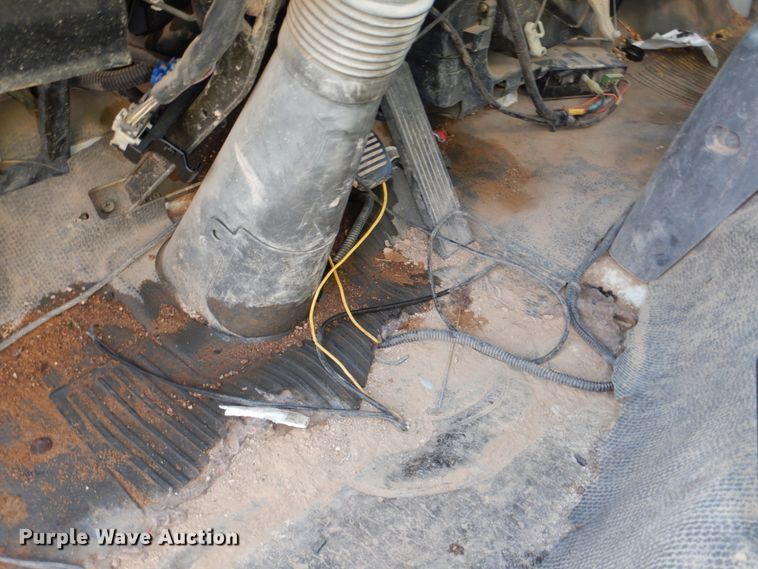 image for item DN7254 1995 Isuzu NPR  tank truck