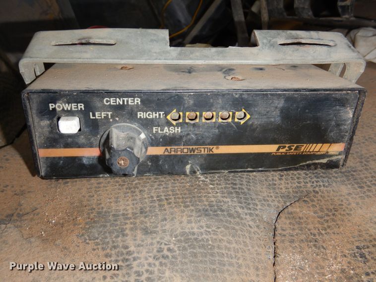 image for item DN7254 1995 Isuzu NPR  tank truck