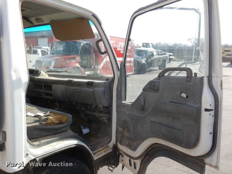 image for item DN7254 1995 Isuzu NPR  tank truck