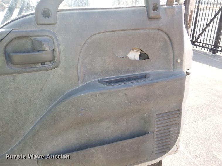 image for item DN7254 1995 Isuzu NPR  tank truck