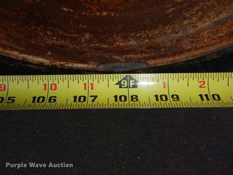 image for item DN7254 1995 Isuzu NPR  tank truck