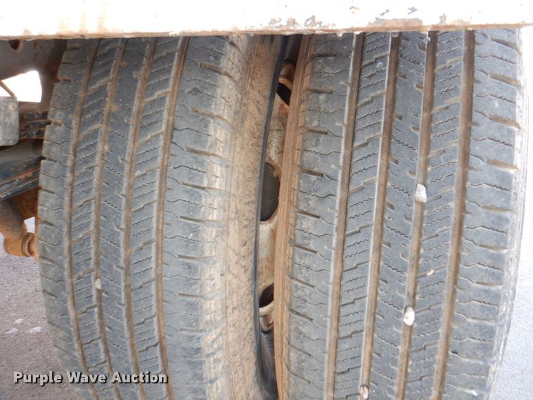 image for item DN7254 1995 Isuzu NPR  tank truck