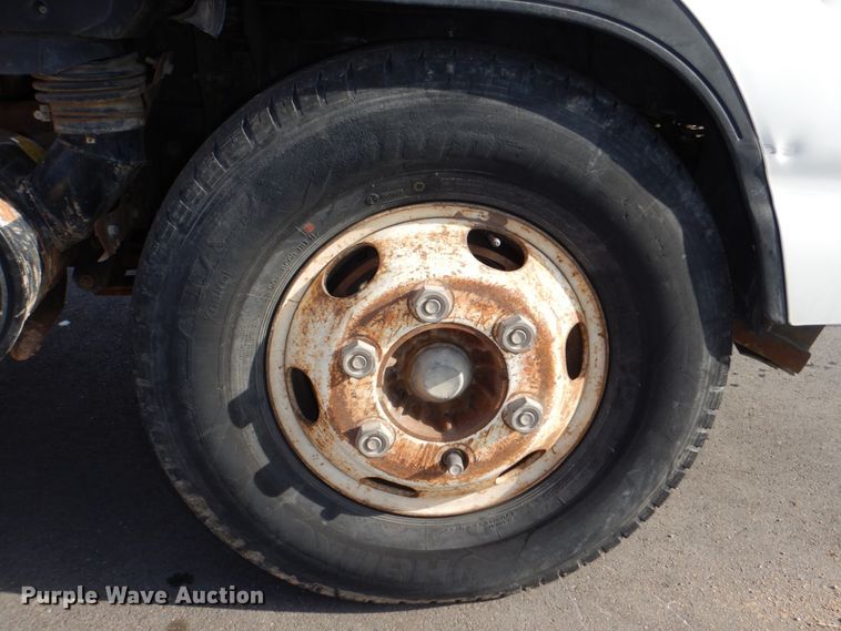 image for item DN7254 1995 Isuzu NPR  tank truck