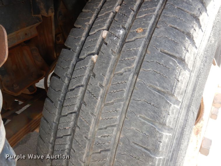 image for item DN7254 1995 Isuzu NPR  tank truck