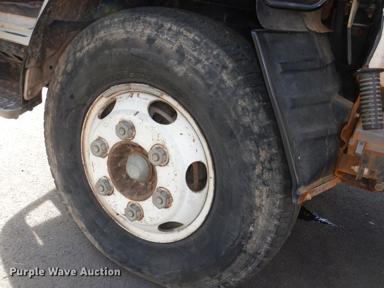 image for item DN7254 1995 Isuzu NPR  tank truck