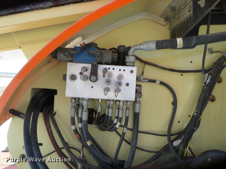 image for item DN7887 2008 JLG 800S  boom lift