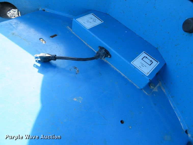 image for item DN7896 2003 Genie TMZ-50/30  boom lift