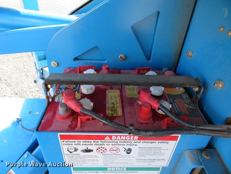image for item DN7896 2003 Genie TMZ-50/30  boom lift