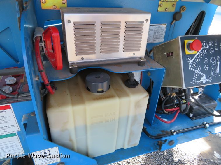 image for item DN7896 2003 Genie TMZ-50/30  boom lift