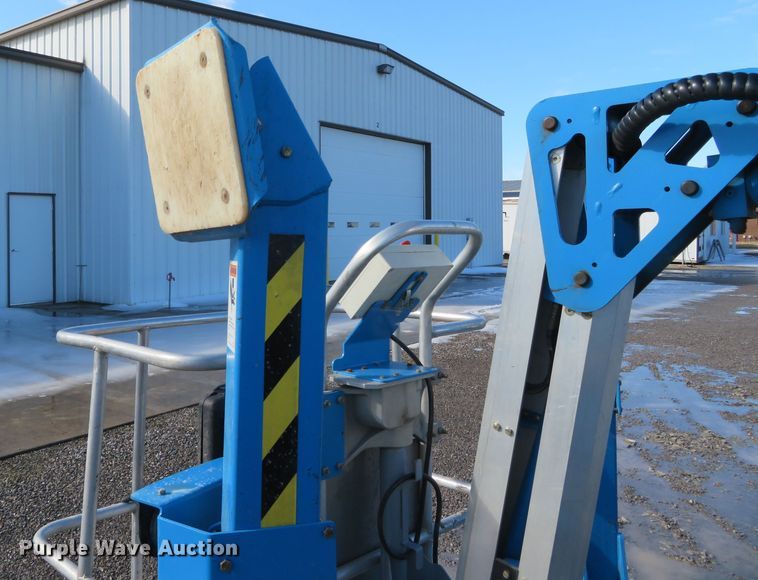 image for item DN7896 2003 Genie TMZ-50/30  boom lift