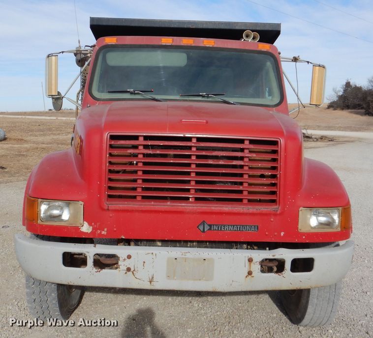 image for item DR0845 1998 International 4900  dump truck