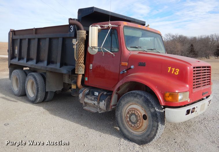 image for item DR0845 1998 International 4900  dump truck