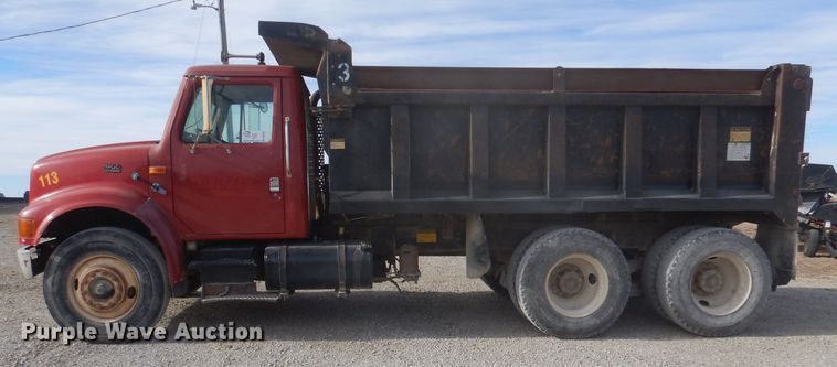 image for item DR0845 1998 International 4900  dump truck