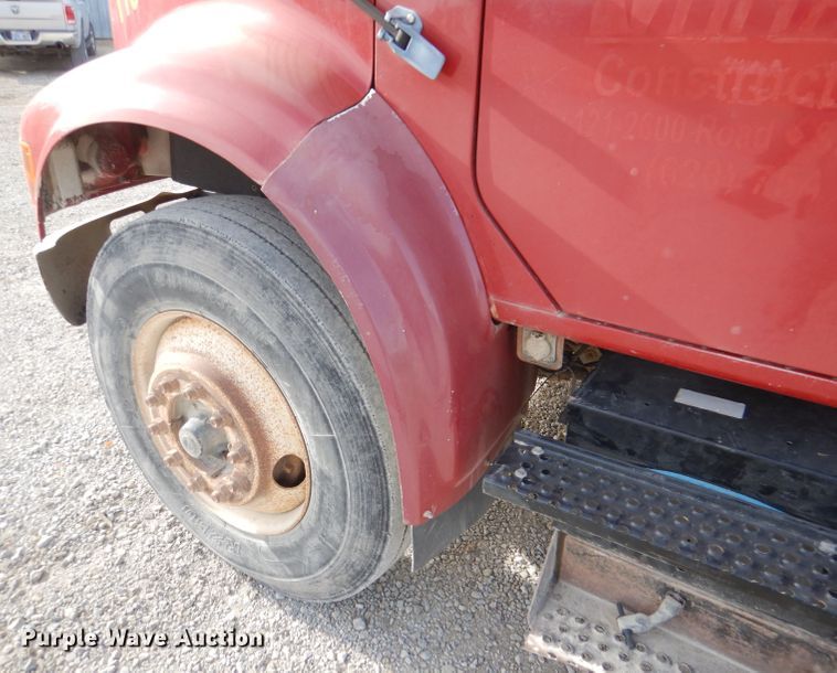 image for item DR0845 1998 International 4900  dump truck