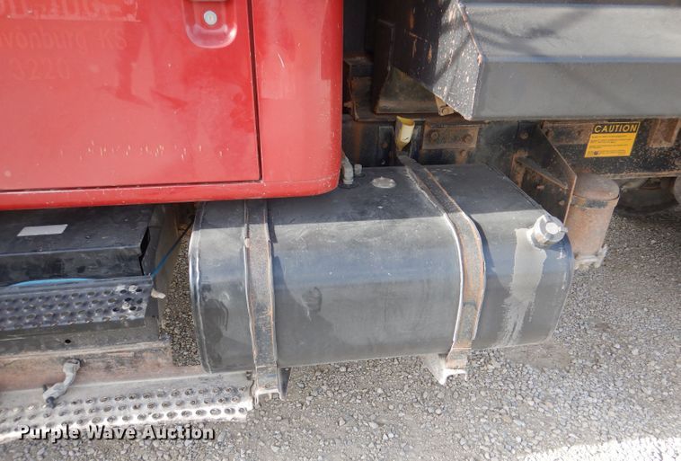 image for item DR0845 1998 International 4900  dump truck