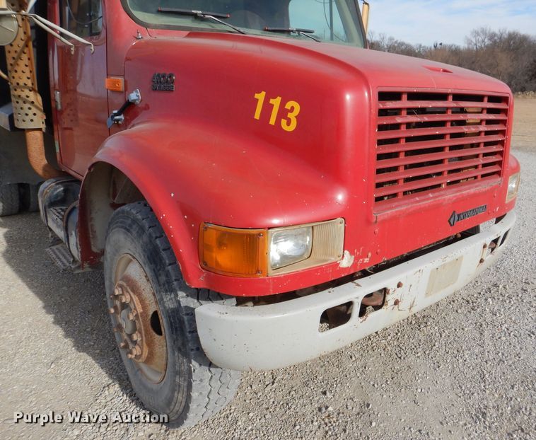 image for item DR0845 1998 International 4900  dump truck