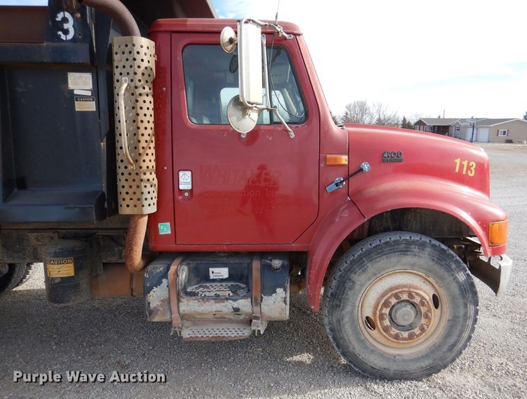image for item DR0845 1998 International 4900  dump truck
