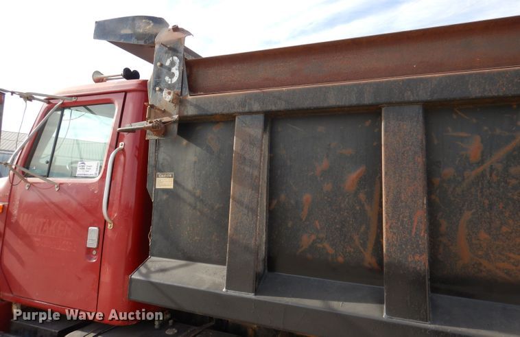 image for item DR0845 1998 International 4900  dump truck