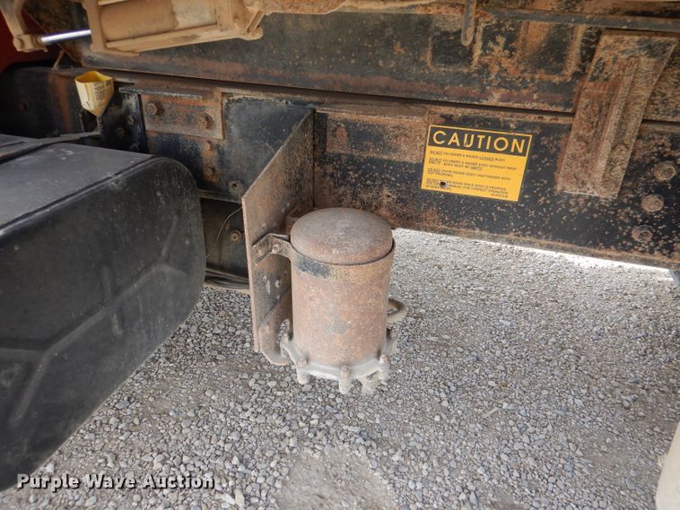 image for item DR0845 1998 International 4900  dump truck