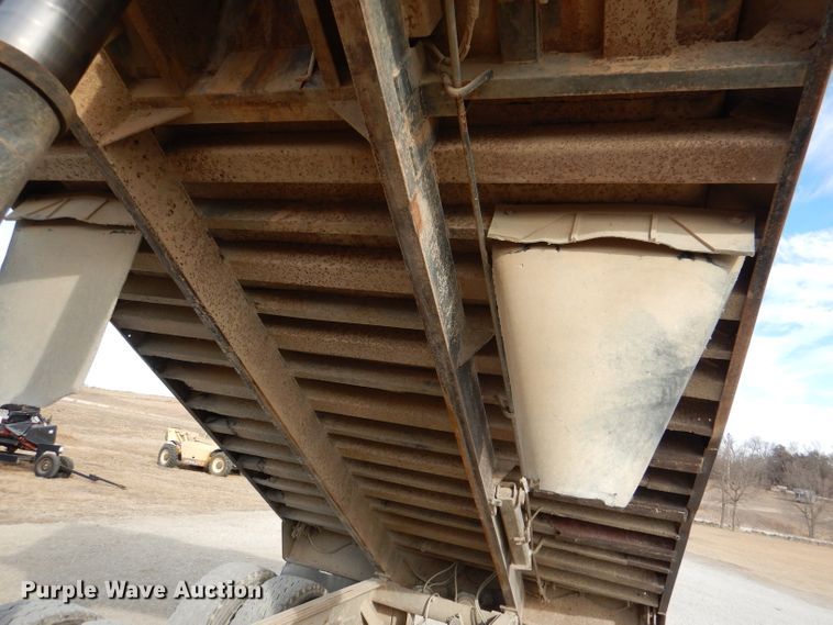 image for item DR0845 1998 International 4900  dump truck