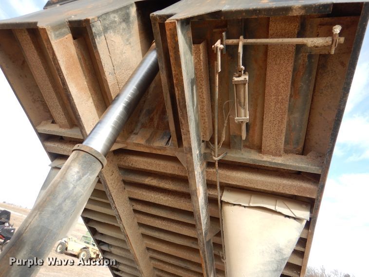 image for item DR0845 1998 International 4900  dump truck