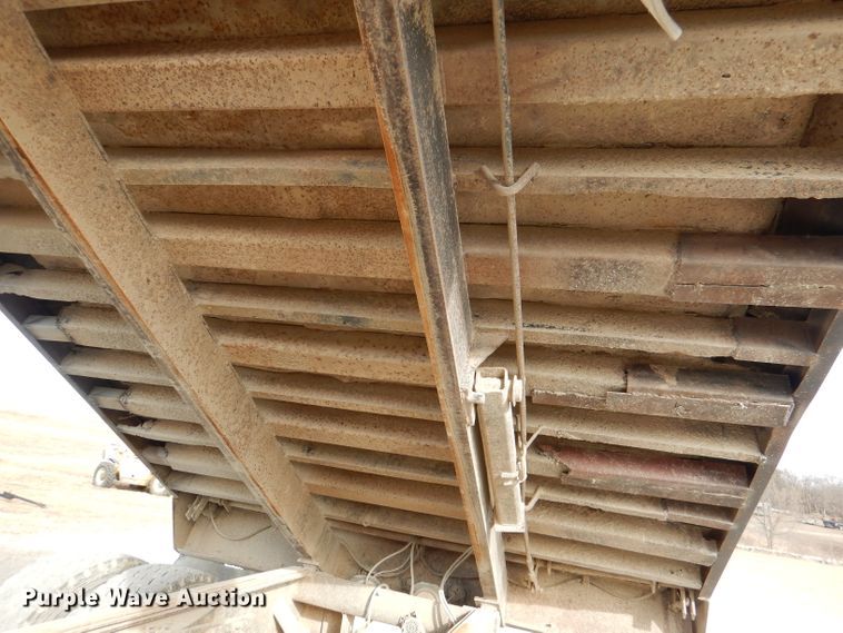 image for item DR0845 1998 International 4900  dump truck