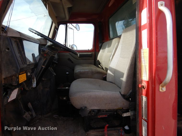 image for item DR0845 1998 International 4900  dump truck