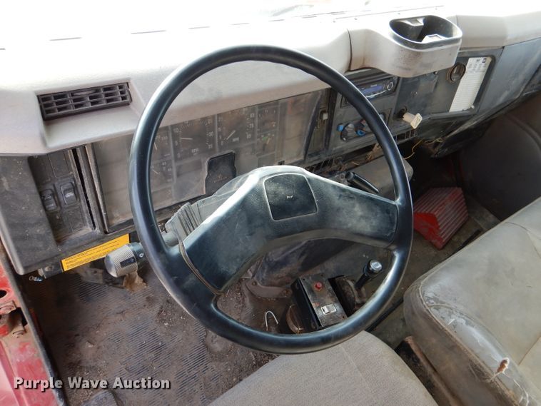 image for item DR0845 1998 International 4900  dump truck