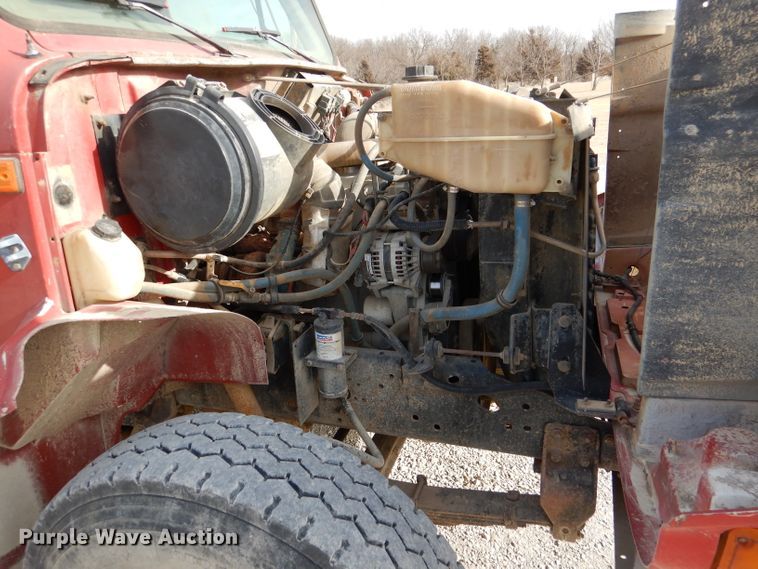 image for item DR0845 1998 International 4900  dump truck
