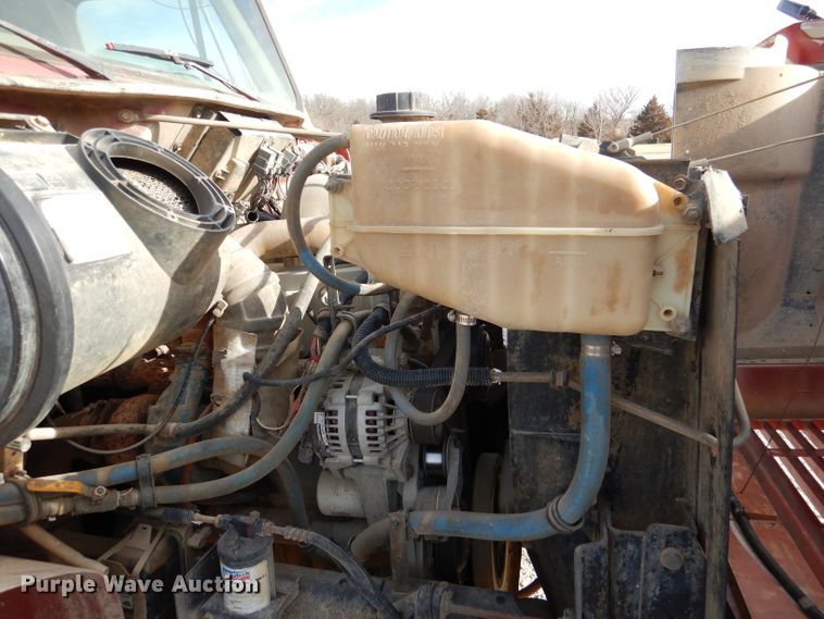 image for item DR0845 1998 International 4900  dump truck