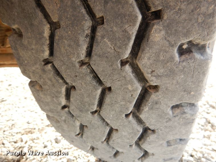 image for item DR0845 1998 International 4900  dump truck