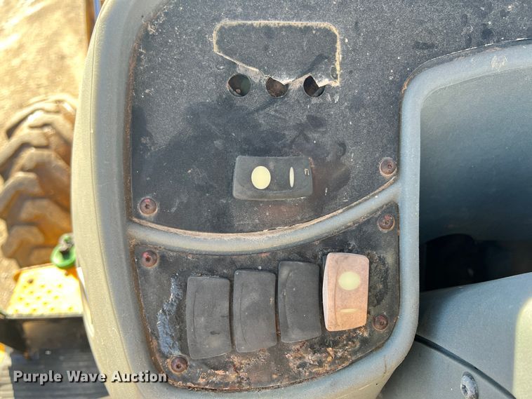 image for item ID9705 2006 Caterpillar 416D  landscape tractor