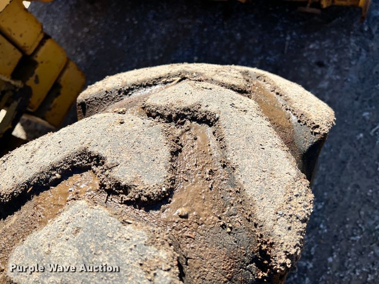 image for item ID9705 2006 Caterpillar 416D  landscape tractor