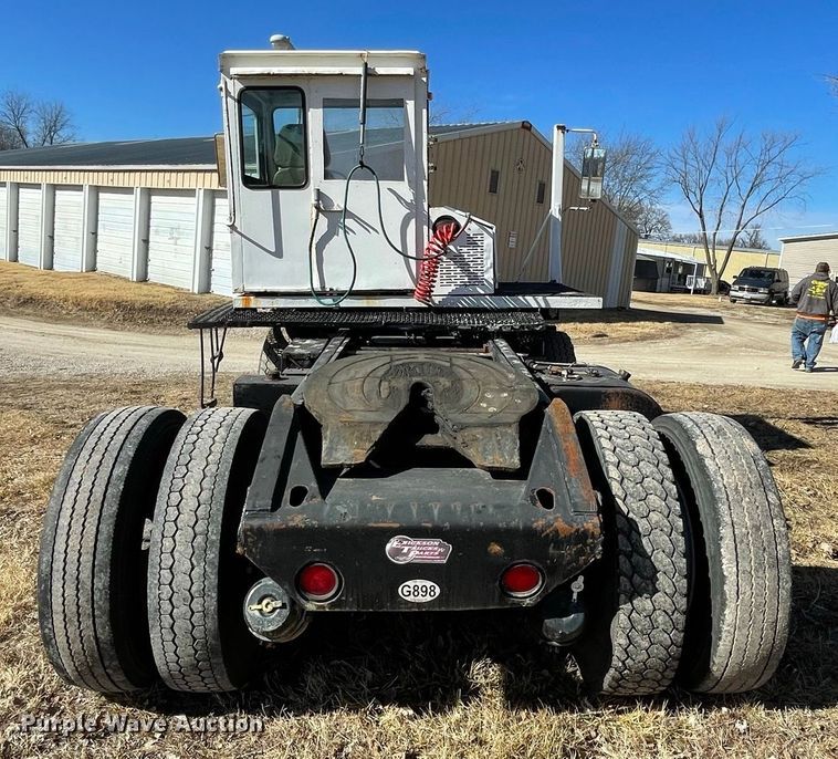 image for item IF9274 1985 Ottowa 0  yard truck