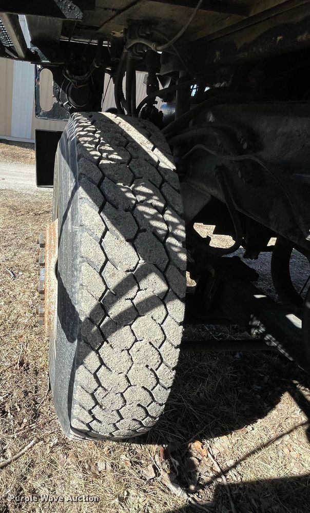 image for item IF9274 1985 Ottowa 0  yard truck