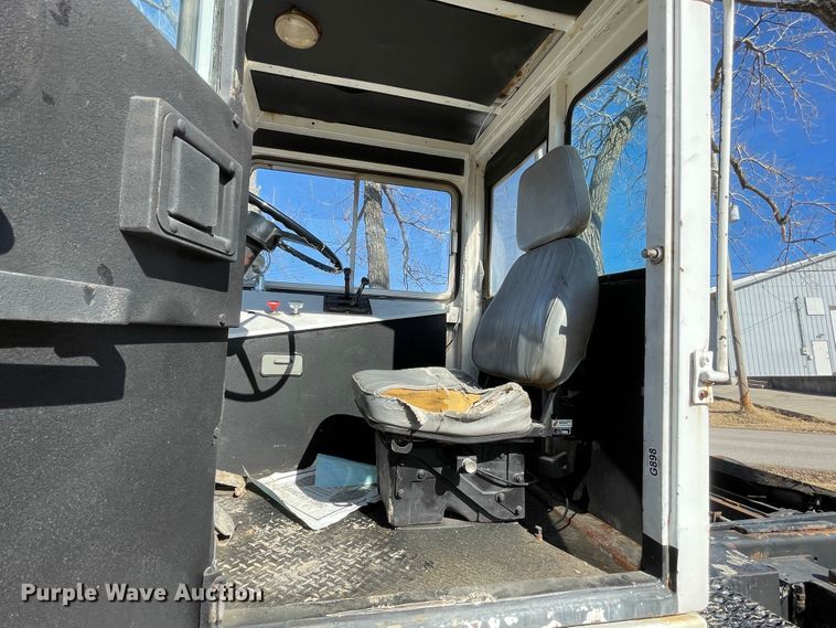 image for item IF9274 1985 Ottowa 0  yard truck