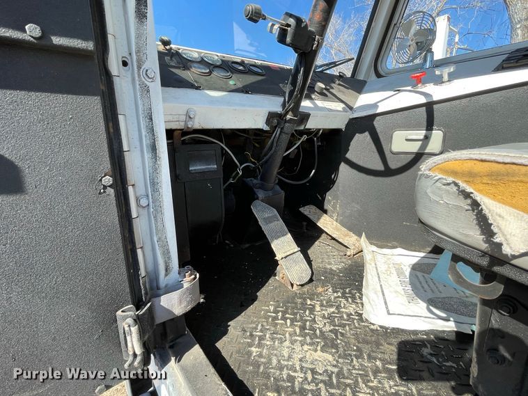 image for item IF9274 1985 Ottowa 0  yard truck