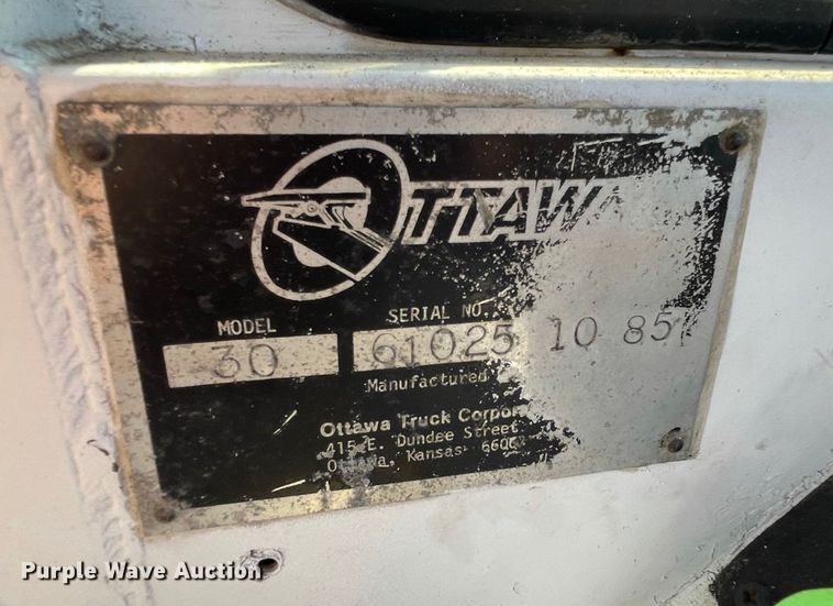 image for item IF9274 1985 Ottowa 0  yard truck