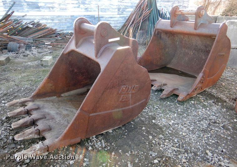 image for item IH9179 (2) excavator buckets