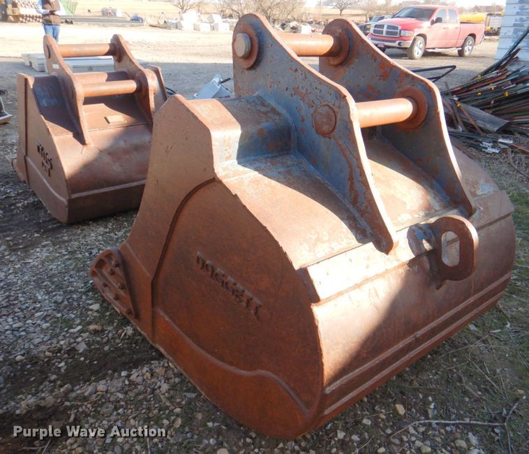 image for item IH9179 (2) excavator buckets