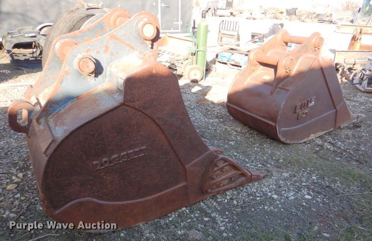 image for item IH9179 (2) excavator buckets