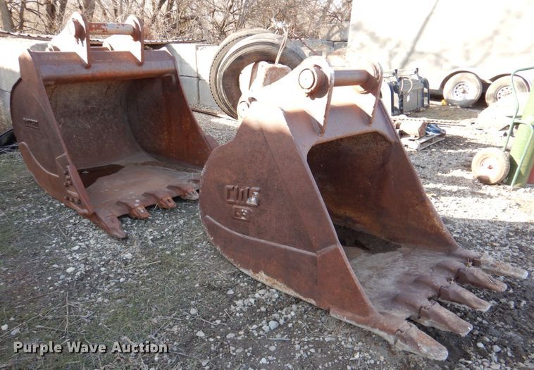 image for item IH9179 (2) excavator buckets