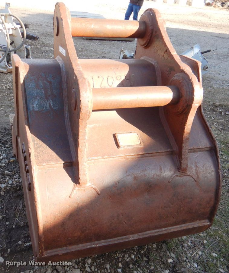 image for item IH9179 (2) excavator buckets