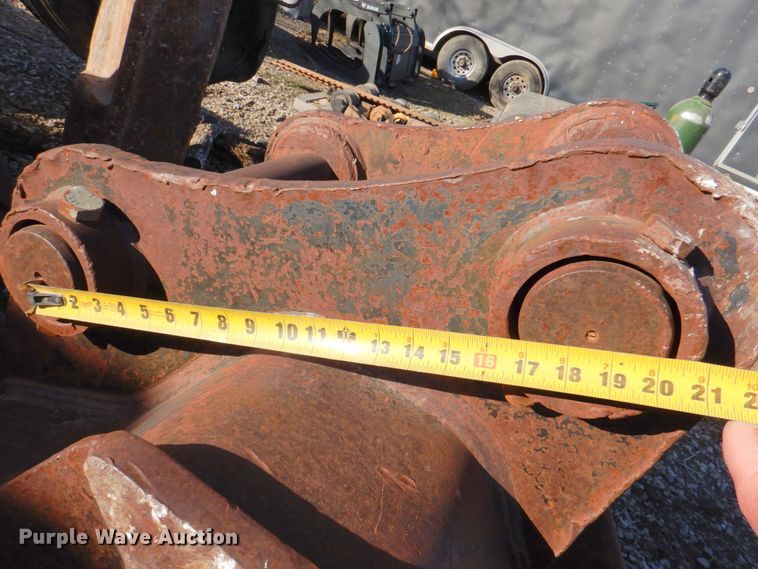 image for item IH9179 (2) excavator buckets