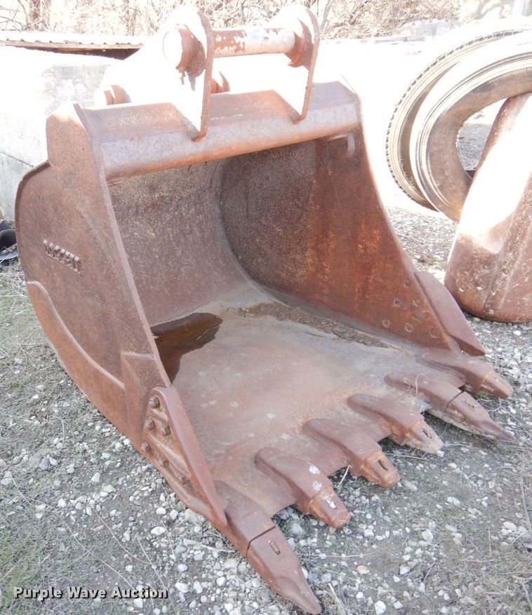 image for item IH9179 (2) excavator buckets