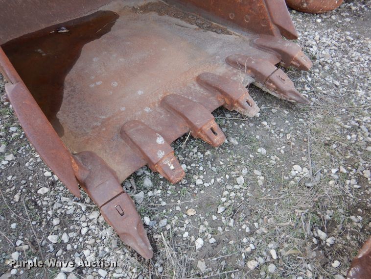 image for item IH9179 (2) excavator buckets