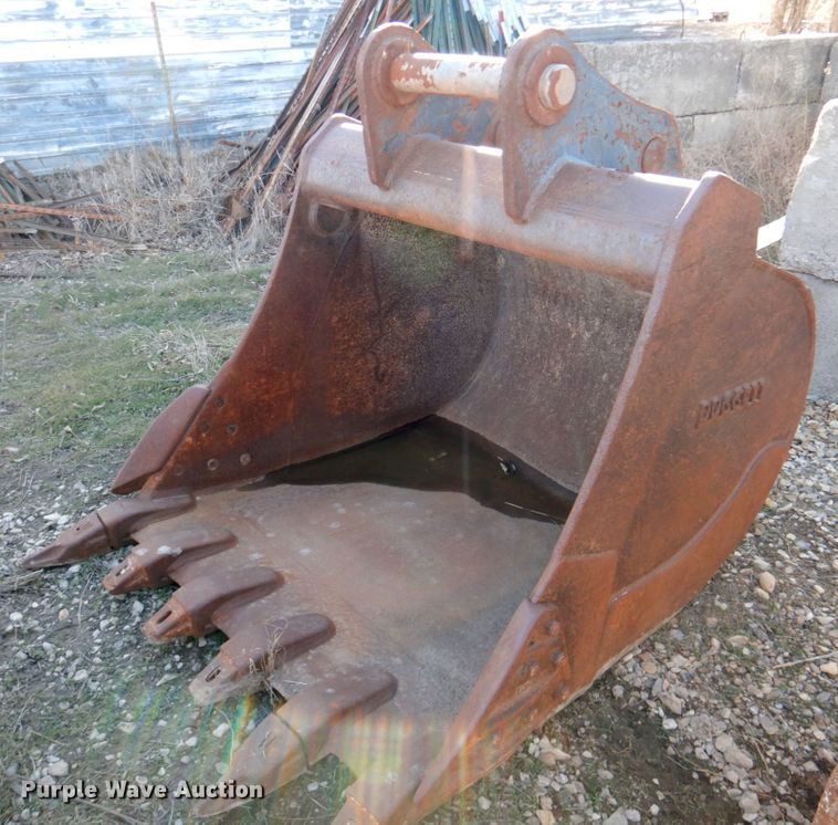 image for item IH9179 (2) excavator buckets